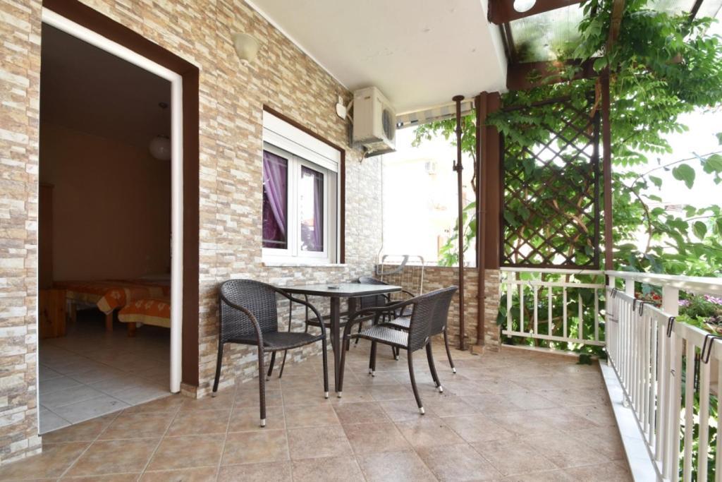 Garbis Μπακάλης Θεοχάρης Apartment เลปโตการายา ภายนอก รูปภาพ