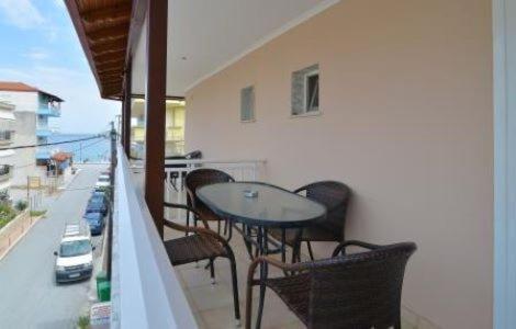 Garbis Μπακάλης Θεοχάρης Apartment เลปโตการายา ภายนอก รูปภาพ